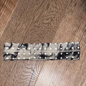 Lululemon Black and White Headband nwot